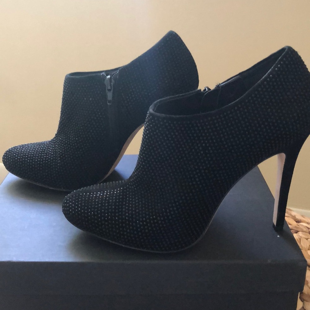 SAKS FIFTH AVENUE BLAKE BOOTIES. - Picture 2 of 8